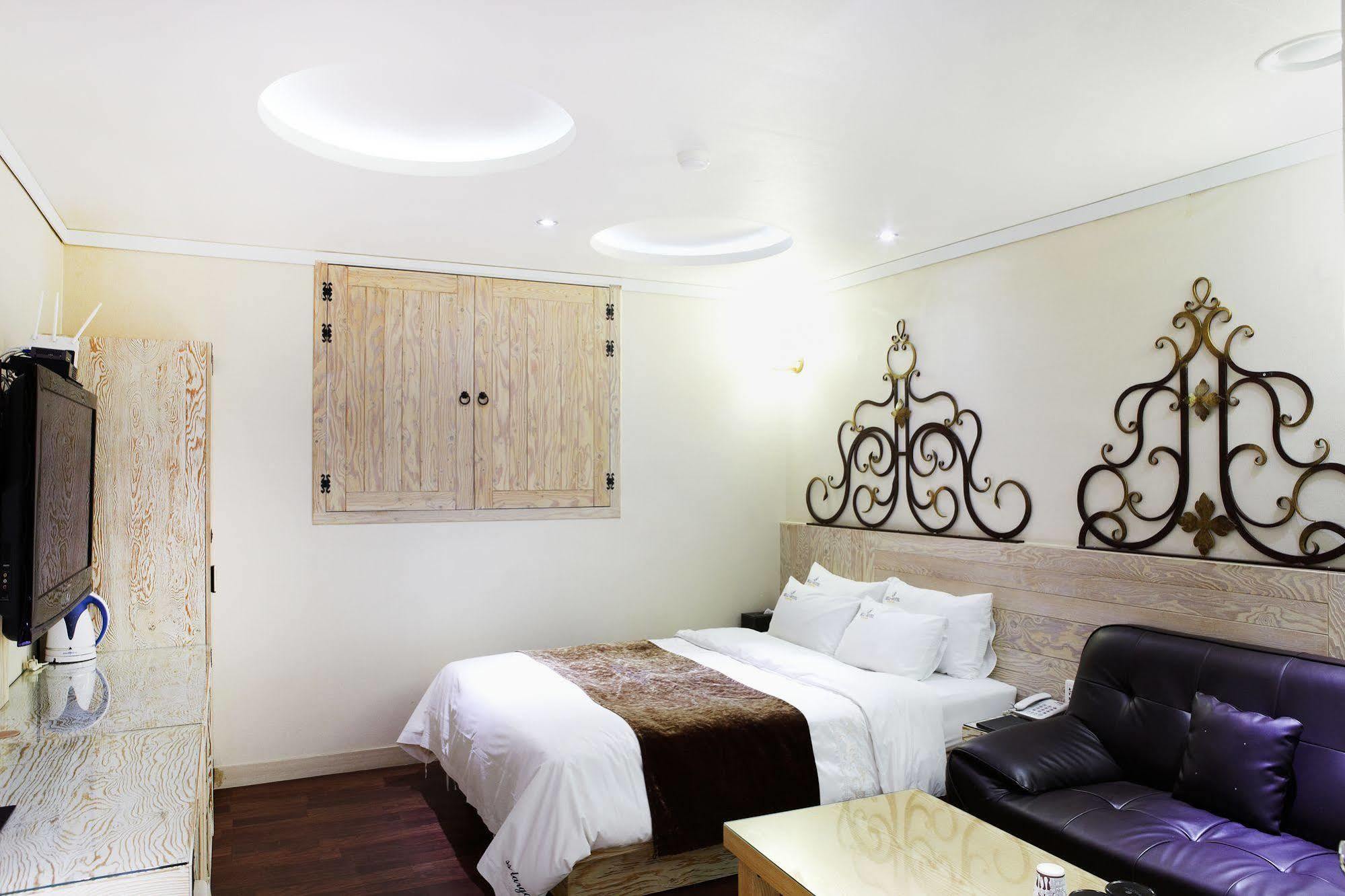 Bell Hotel Hwaseong Екстериор снимка